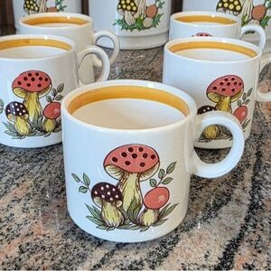 Vintage merry Mushroom Ceramic Mug Set -